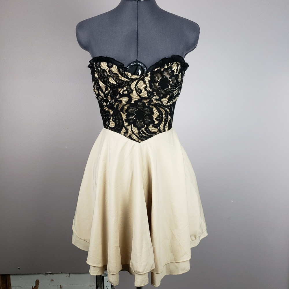 Momoco strapless lace dress sweetheart neckline